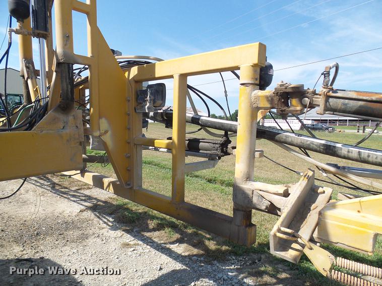 image for item DE5158 2000 Sterling L-Line applicator truck