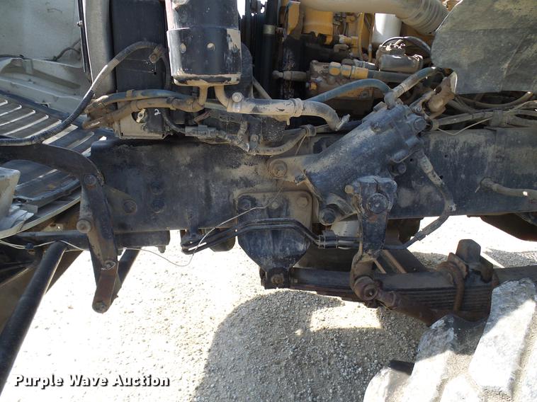 image for item DE5158 2000 Sterling L-Line applicator truck