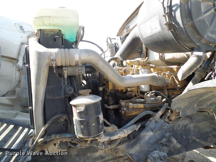 image for item DE5158 2000 Sterling L-Line applicator truck