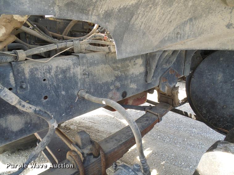 image for item DE5158 2000 Sterling L-Line applicator truck