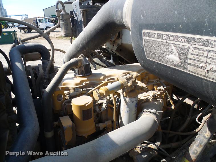 image for item DE5158 2000 Sterling L-Line applicator truck