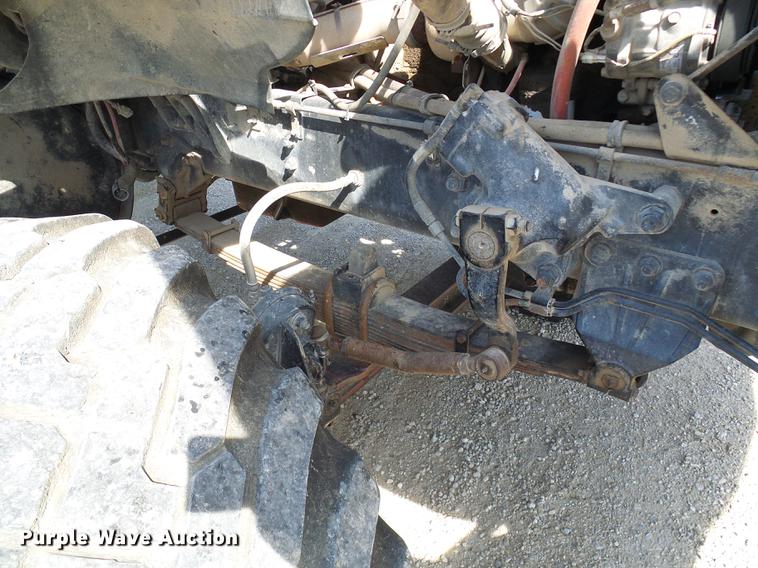 image for item DE5158 2000 Sterling L-Line applicator truck