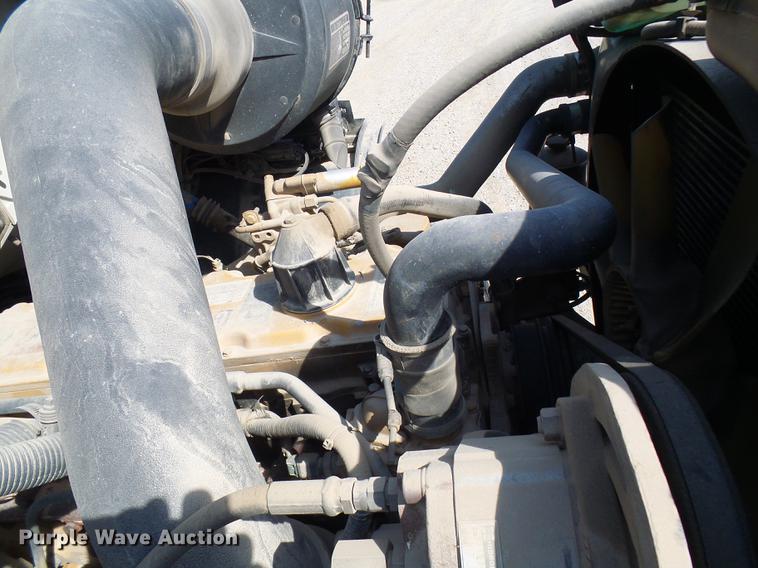 image for item DE5158 2000 Sterling L-Line applicator truck