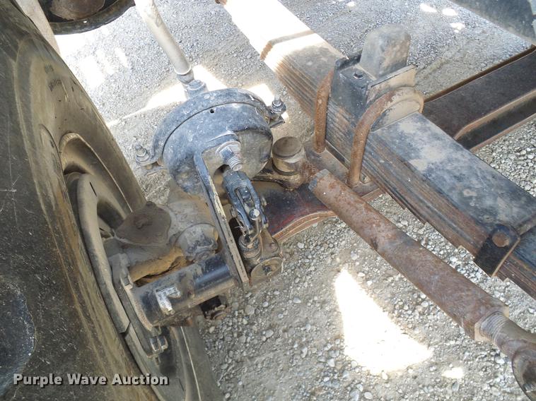 image for item DE5158 2000 Sterling L-Line applicator truck