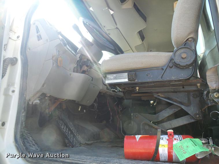 image for item DE5158 2000 Sterling L-Line applicator truck