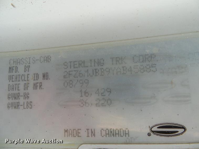 image for item DE5158 2000 Sterling L-Line applicator truck