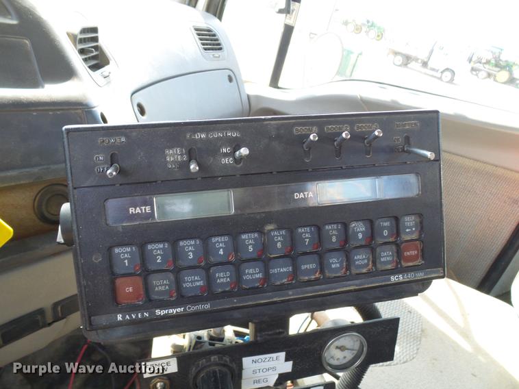 image for item DE5158 2000 Sterling L-Line applicator truck