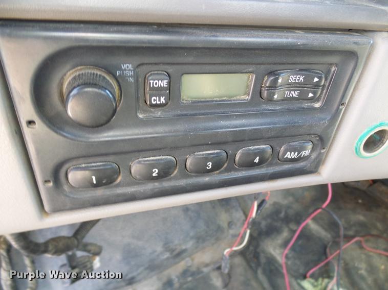 image for item DE5158 2000 Sterling L-Line applicator truck