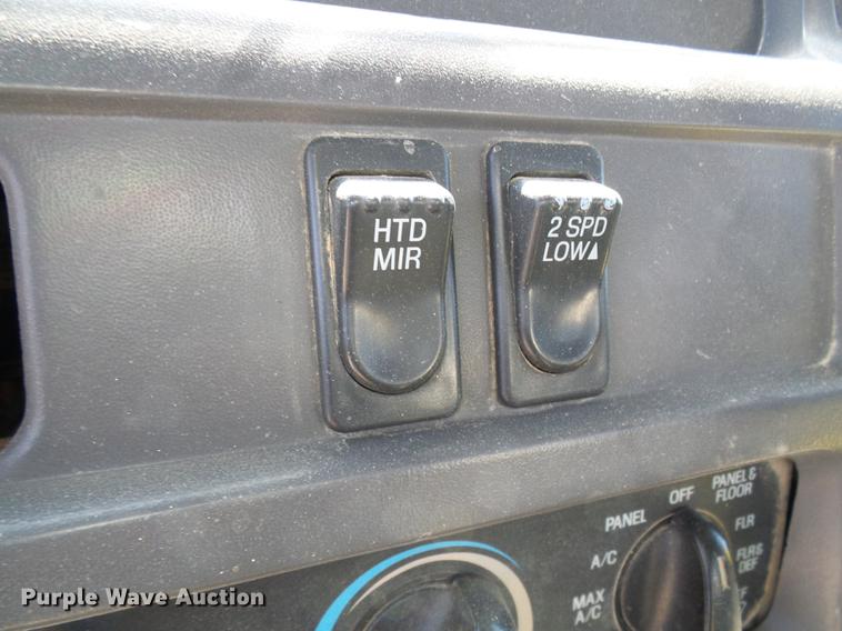 image for item DE5158 2000 Sterling L-Line applicator truck