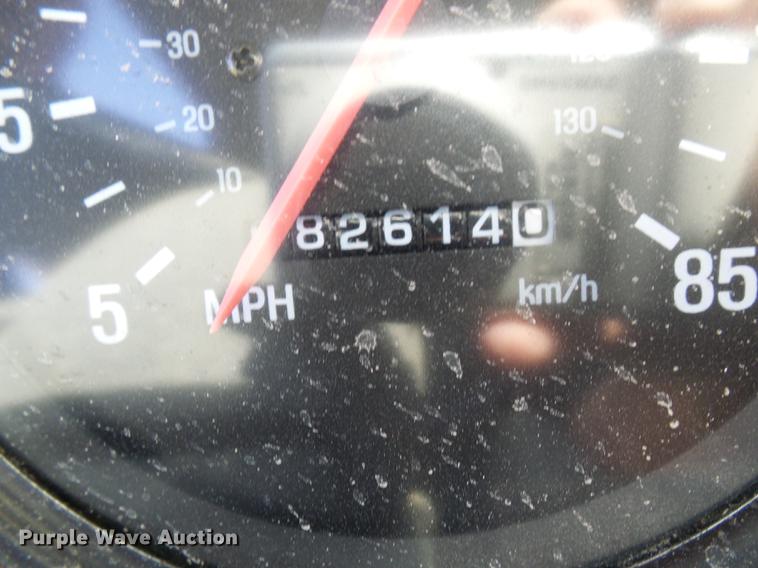 image for item DE5158 2000 Sterling L-Line applicator truck