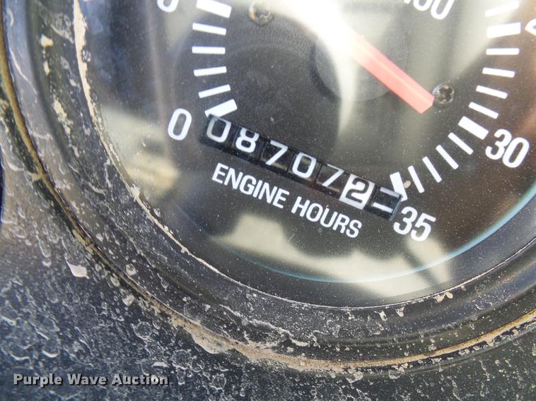 image for item DE5158 2000 Sterling L-Line applicator truck