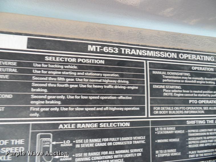 image for item DE5158 2000 Sterling L-Line applicator truck