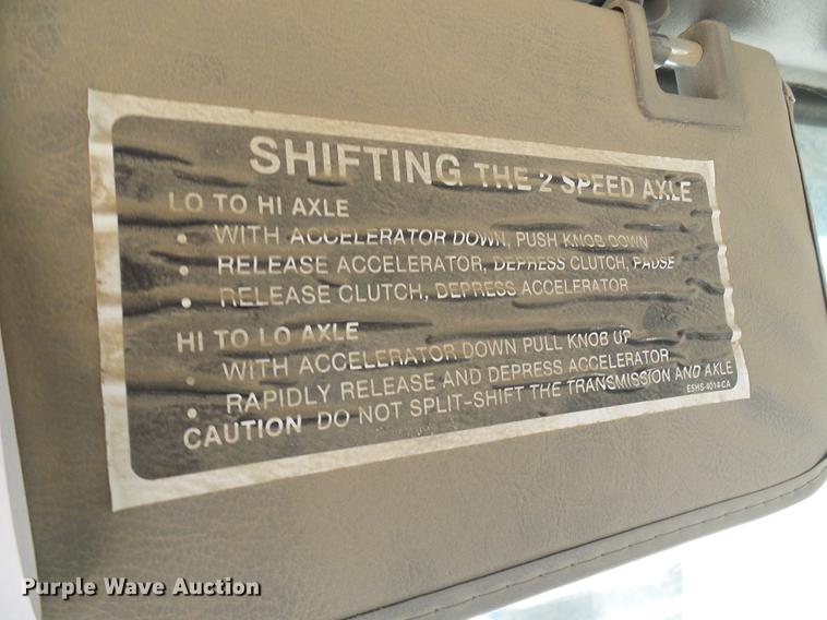 image for item DE5158 2000 Sterling L-Line applicator truck