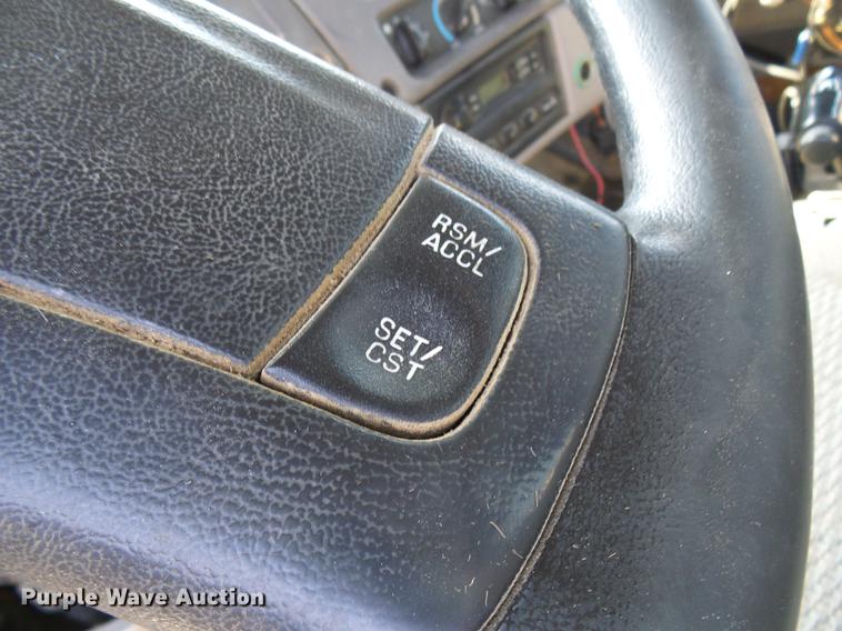 image for item DE5158 2000 Sterling L-Line applicator truck