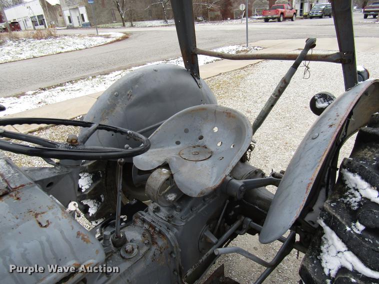 image for item DE5943 Ford 2N tractor