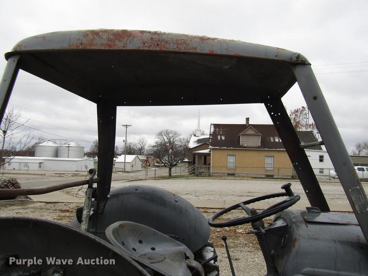 image for item DE5943 Ford 2N tractor