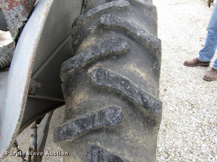 image for item DE5943 Ford 2N tractor