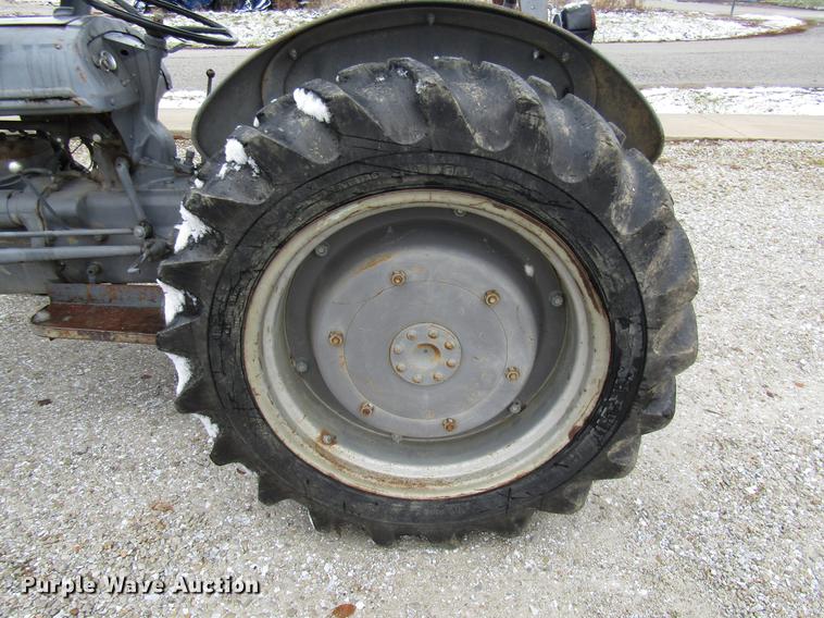 image for item DE5943 Ford 2N tractor