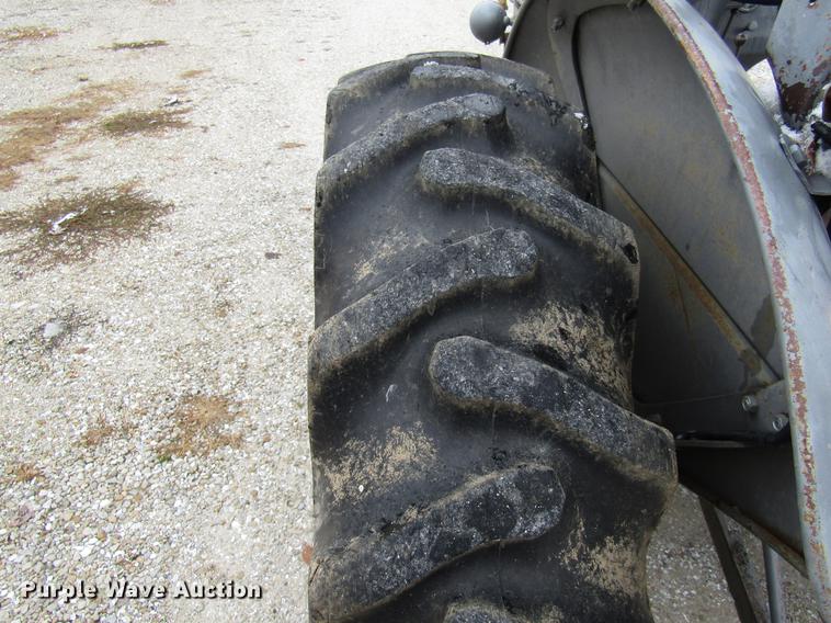 image for item DE5943 Ford 2N tractor