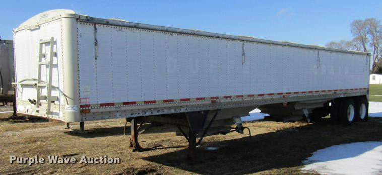 image for item DE5953 1991 Wilson double hopper bottom grain trailer