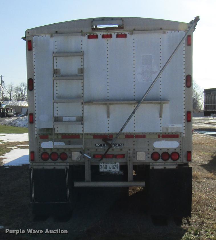 image for item DE5953 1991 Wilson double hopper bottom grain trailer