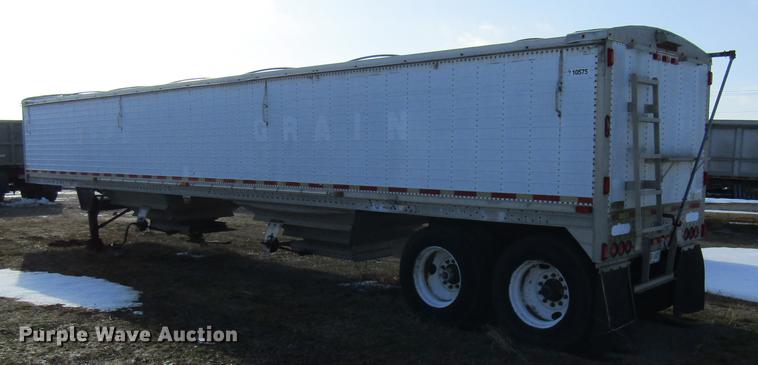 image for item DE5953 1991 Wilson double hopper bottom grain trailer
