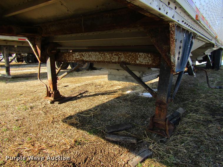 image for item DE5953 1991 Wilson double hopper bottom grain trailer