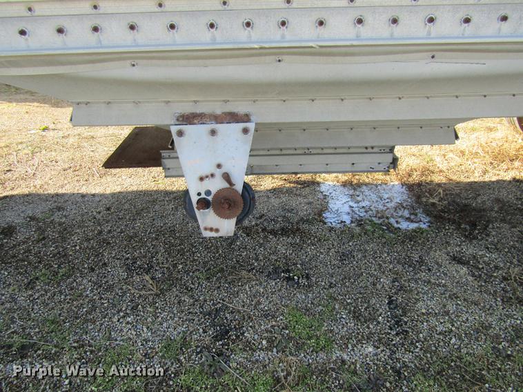 image for item DE5953 1991 Wilson double hopper bottom grain trailer