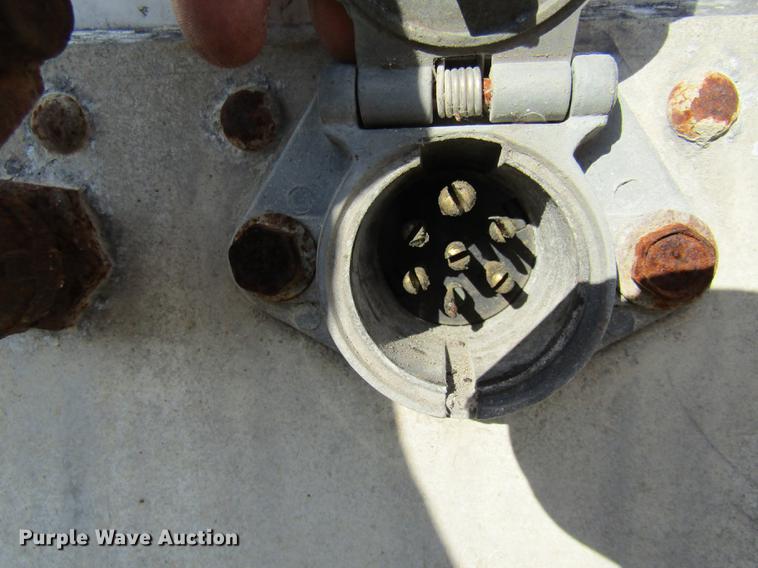 image for item DE5953 1991 Wilson double hopper bottom grain trailer