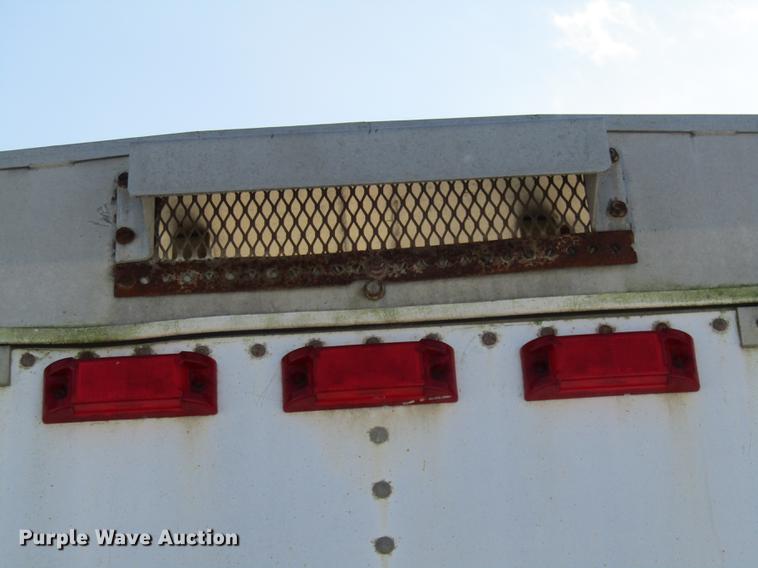image for item DE5953 1991 Wilson double hopper bottom grain trailer