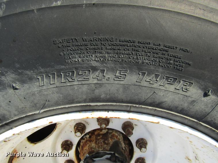 image for item DE5953 1991 Wilson double hopper bottom grain trailer