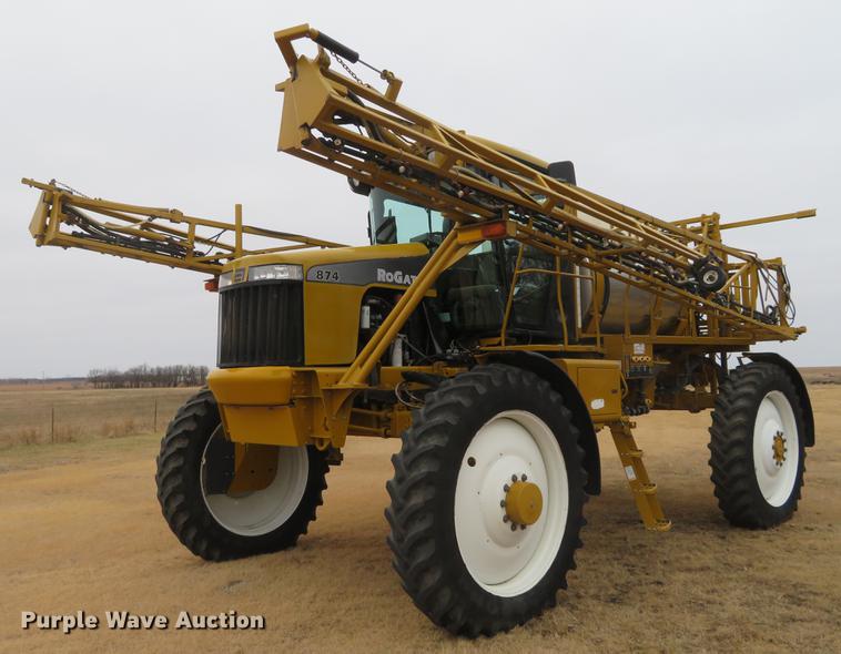image for item DE6560 2006 Ag-Chem RoGator 874 sprayer
