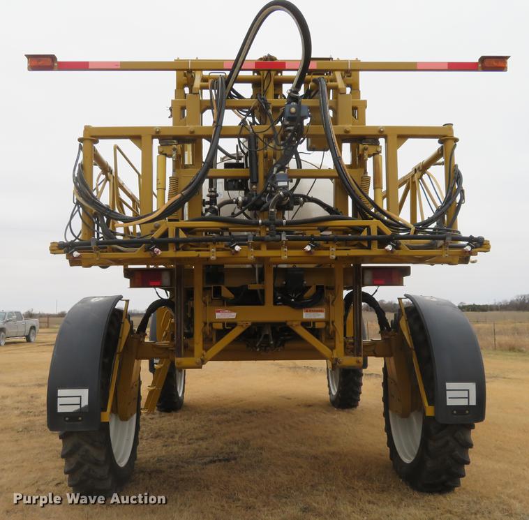 image for item DE6560 2006 Ag-Chem RoGator 874 sprayer