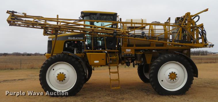 image for item DE6560 2006 Ag-Chem RoGator 874 sprayer