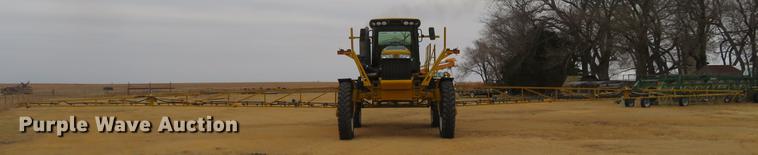 image for item DE6560 2006 Ag-Chem RoGator 874 sprayer