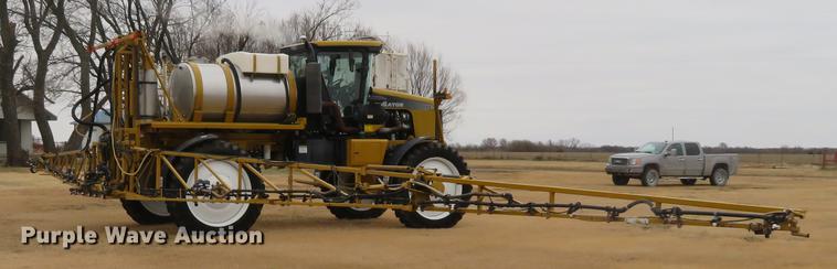 image for item DE6560 2006 Ag-Chem RoGator 874 sprayer