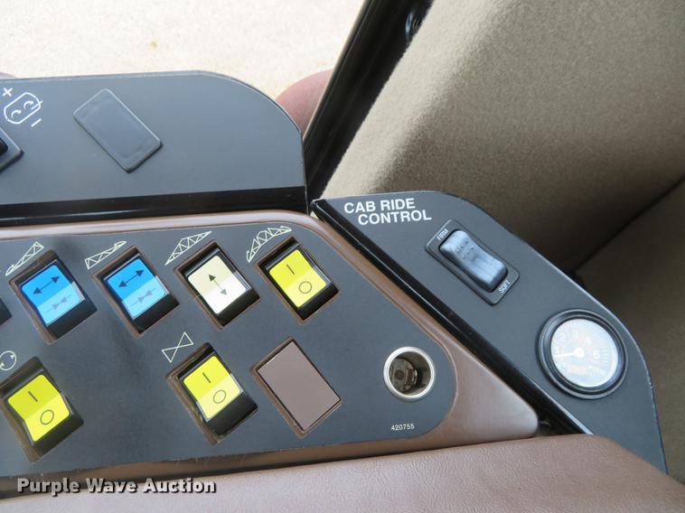 image for item DE6560 2006 Ag-Chem RoGator 874 sprayer