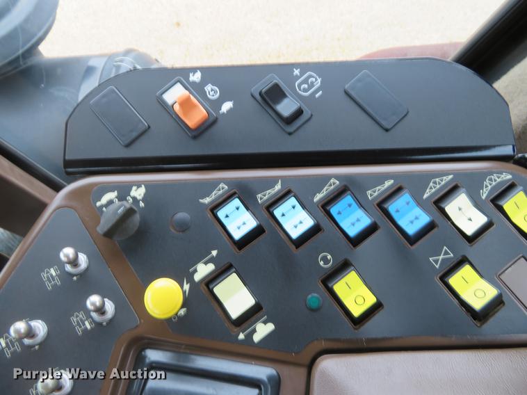 image for item DE6560 2006 Ag-Chem RoGator 874 sprayer