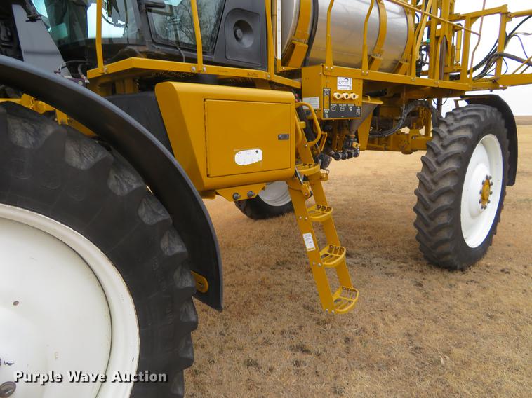 image for item DE6560 2006 Ag-Chem RoGator 874 sprayer