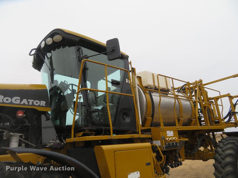 image for item DE6560 2006 Ag-Chem RoGator 874 sprayer