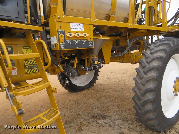 image for item DE6560 2006 Ag-Chem RoGator 874 sprayer