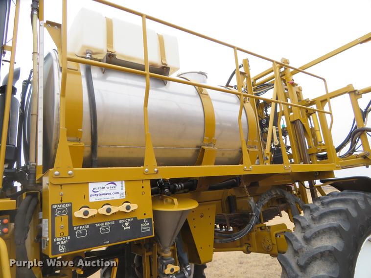 image for item DE6560 2006 Ag-Chem RoGator 874 sprayer