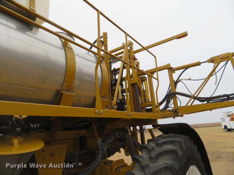 image for item DE6560 2006 Ag-Chem RoGator 874 sprayer
