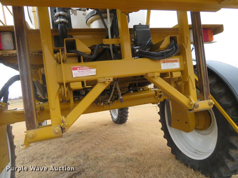 image for item DE6560 2006 Ag-Chem RoGator 874 sprayer