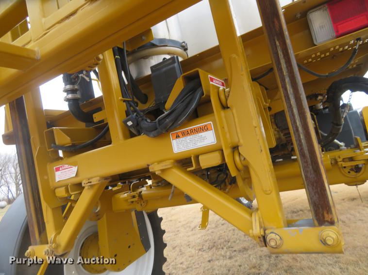 image for item DE6560 2006 Ag-Chem RoGator 874 sprayer