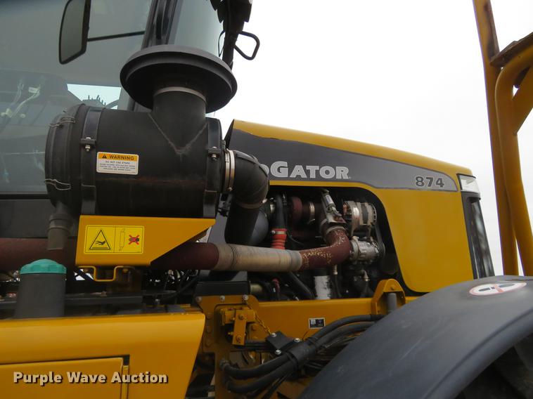 image for item DE6560 2006 Ag-Chem RoGator 874 sprayer