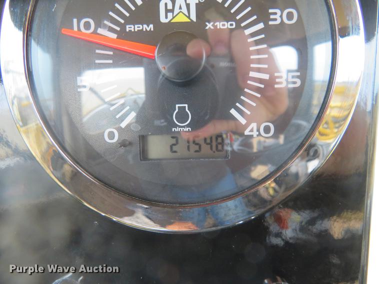 image for item DE6560 2006 Ag-Chem RoGator 874 sprayer