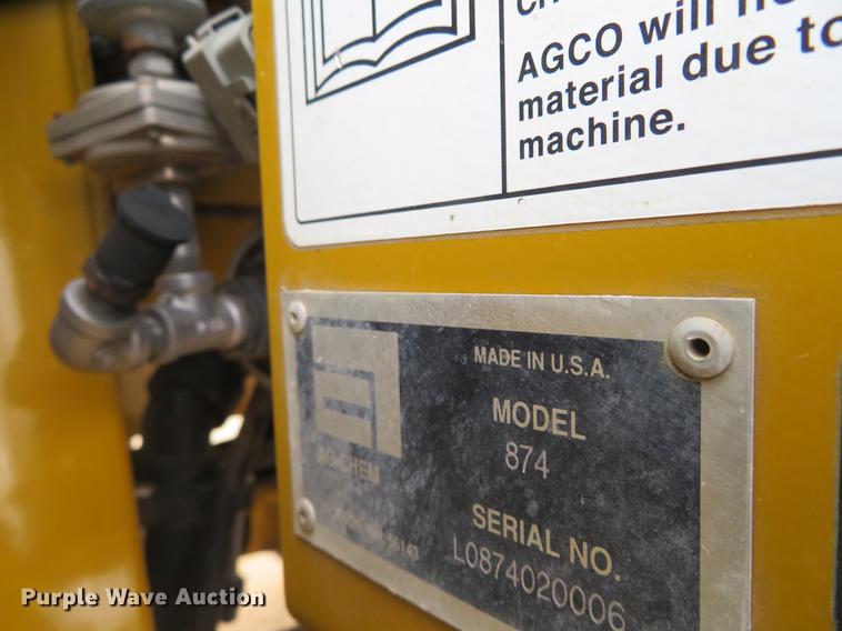 image for item DE6560 2006 Ag-Chem RoGator 874 sprayer