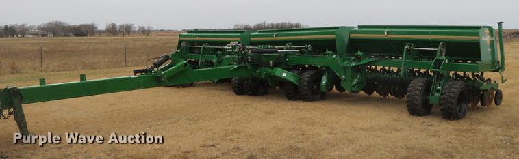 image for item DE6561 Great Plains 3S-3000HD Solid Stand grain drill