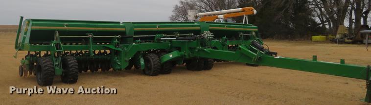 image for item DE6561 Great Plains 3S-3000HD Solid Stand grain drill